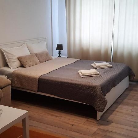 Lyra Apartment Sfântu-Gheorghe エクステリア 写真