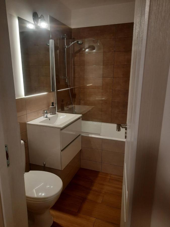 Lyra Apartment Sfântu-Gheorghe エクステリア 写真