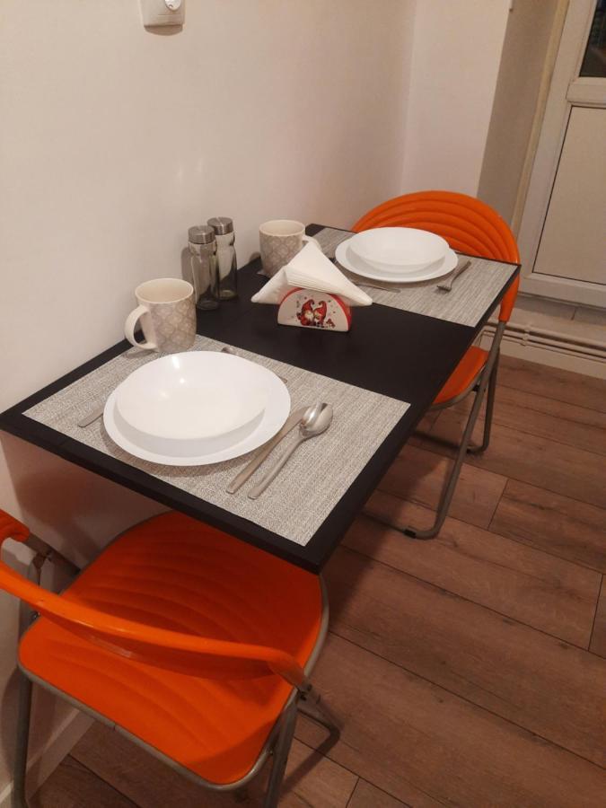 Lyra Apartment Sfântu-Gheorghe エクステリア 写真