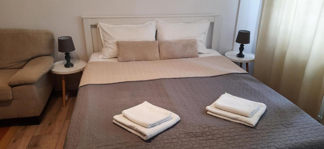 Lyra Apartment Sfântu-Gheorghe エクステリア 写真
